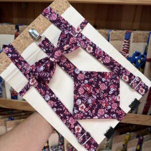 1. Correa de tela con lazo floral para mascotas, diseño elegante y resistente.