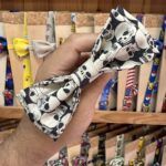 Cintas para mascotas con estampado de calaveras y estilo único, ideales para arneses y collares divertidos.