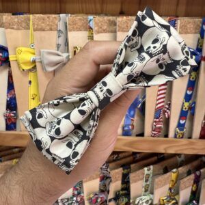 Cintas para mascotas con estampado de calaveras y estilo único, ideales para arneses y collares divertidos.