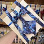 Diadema lobo de Disney en tonos azules, perfecta para mascotas y animales pequeños.