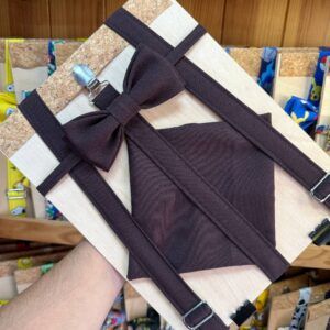 Saco de regalo con lazo negro y detalles en beige color natural, ideal para regalos y ocasiones especiales.