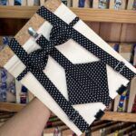 Correa de tela con moño en la tienda Carmenatis, accesorios para perros de diseño único y personalizado.