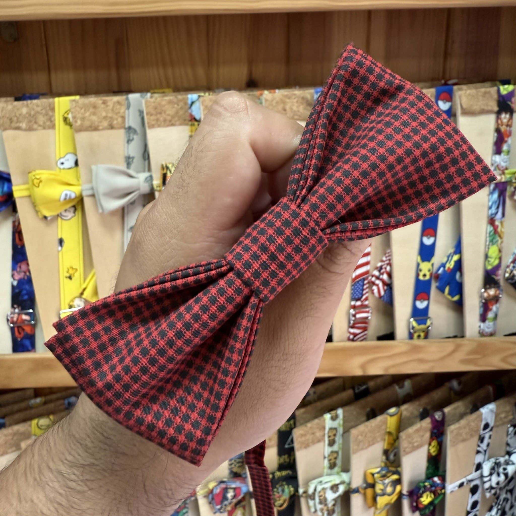 1. Lazo de tela a cuadros en rojo y negro para accesorios de moda y peinados.