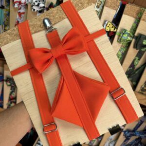 Cinta para regalos con lazo naranja y madera, accesorios para envolver y decorar.