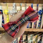 1. Diadema de tela tartán roja y negra, accesorios de moda y artesanía para niños y adultos en Carmenatis.