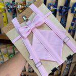 Color rosa diadema con lazo para bebés,jeta en madera, perfecta para accesorios infantiles.