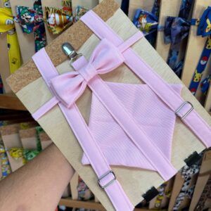 Color rosa diadema con lazo para bebés,jeta en madera, perfecta para accesorios infantiles.