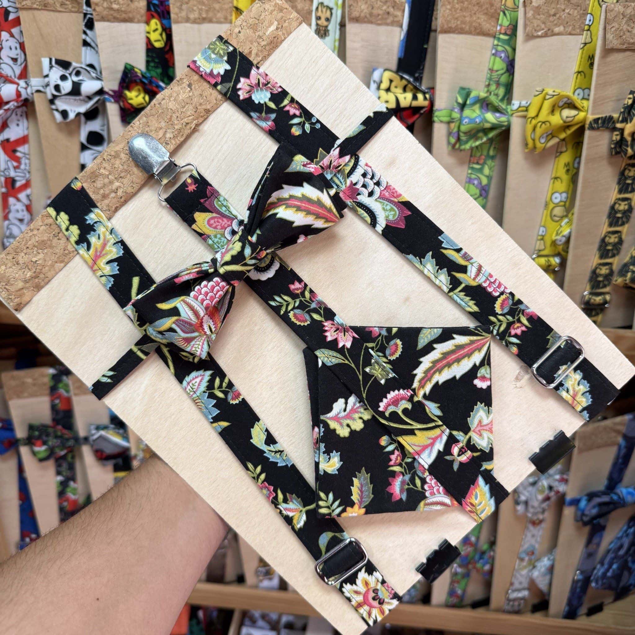 Coloridos tirantes con diseño floral para mujer.