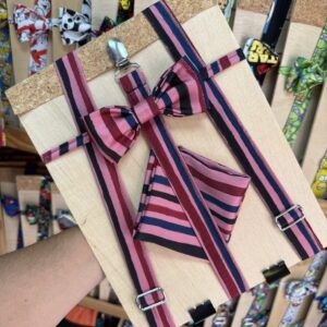 1. Corbata de fita a rayas rosa y azul con lazo y sujetador de madera para accesorios de moda.
