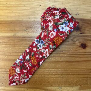 Colorido lazarillo de tela con estampado floral para bebés y niños.