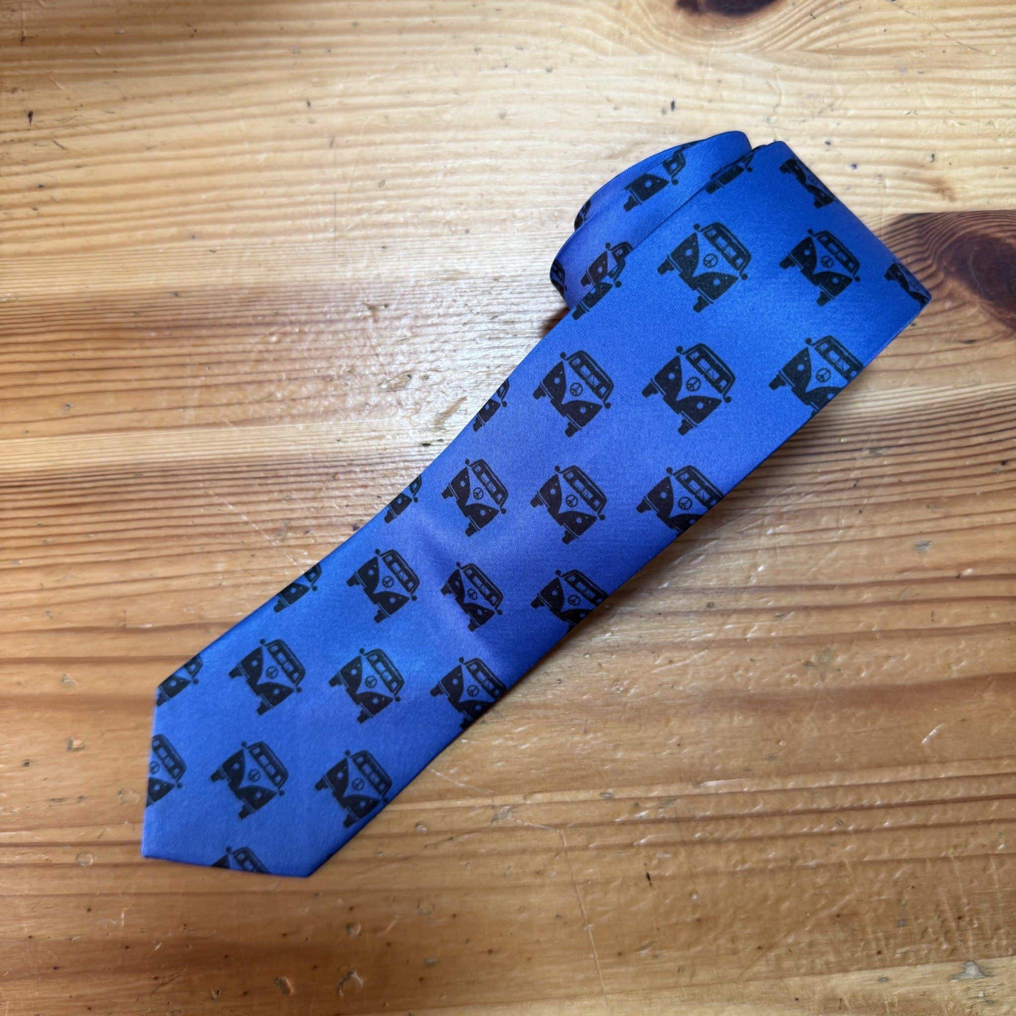 Cinta personalizada con estampado de Volkswagen en color azul, ideal para ocasiones especiales.