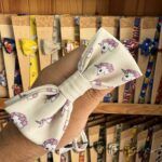 1. Muñeca de tela con diseño de unicornios en colores pastel para niños y niñas.