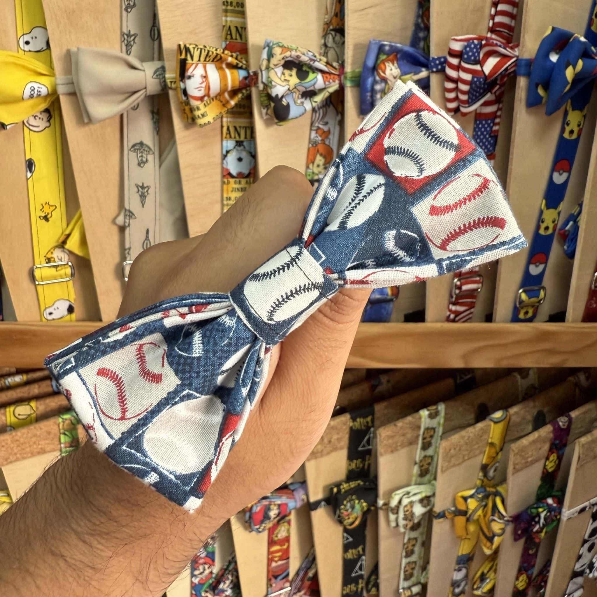Lazo para cabello con estampado de béisbol y deportes.