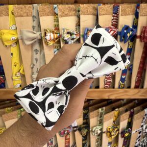 1. Diadema de tela con calaveras negras y blancas para niños y adultos, accesorios de moda con estilo único.
