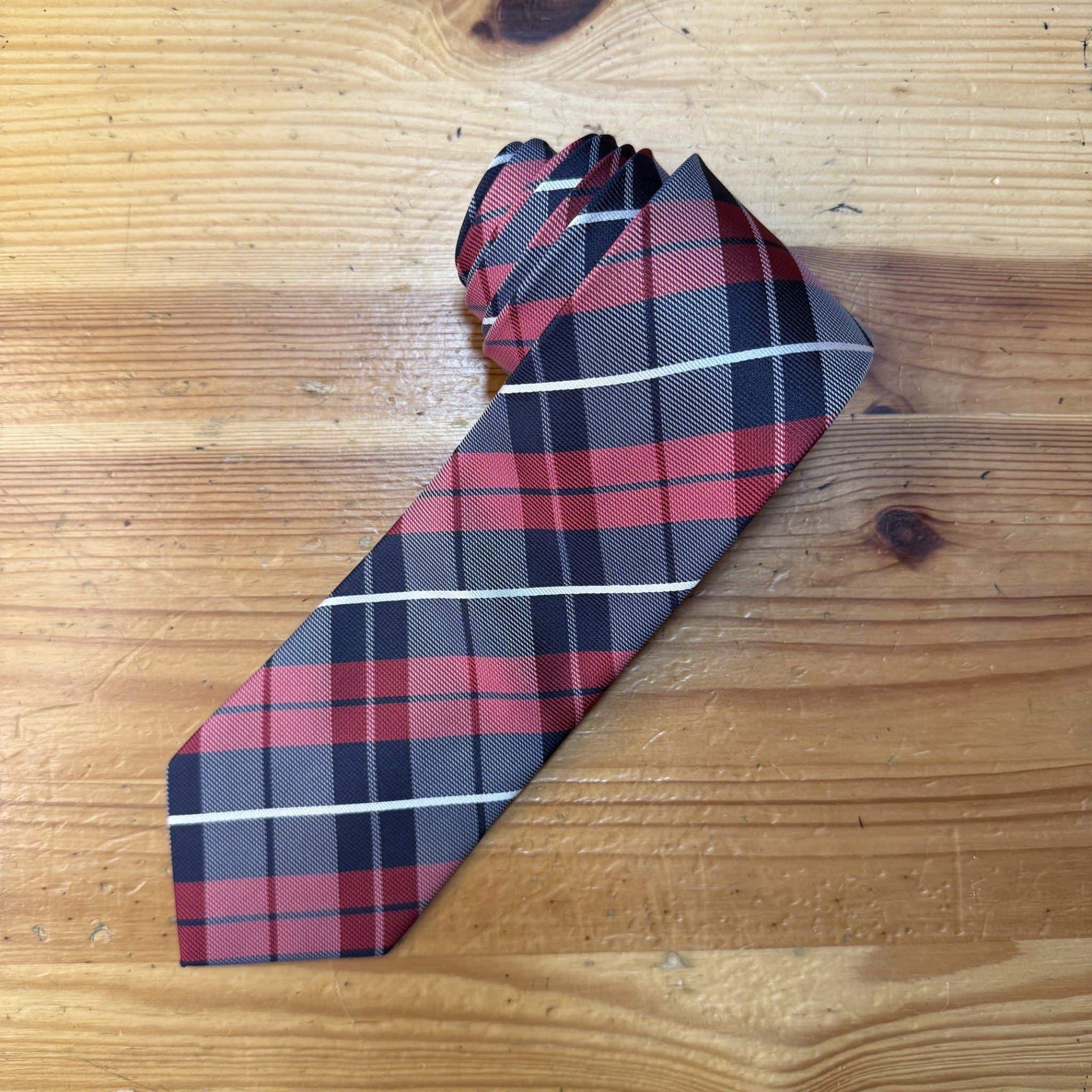 Corbata de tartán en tonos rojos y azules para hombres y mujeres, elegante y clásica.