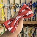 1. Diadema con diseño de coches de carreras para niños, accesorios de moda infantil.