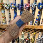 Correa de pelo de madera con estampado, diseño original, accesorios artesanales para mascotas.