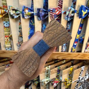 Correa de pelo de madera con estampado, diseño original, accesorios artesanales para mascotas.