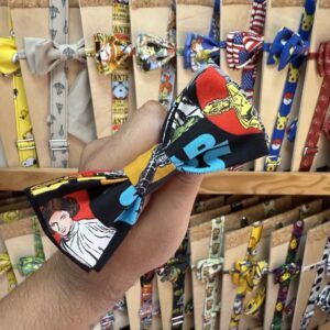 1. Diadema de tela con diseños de caricaturas y personajes populares para niños y adultos.