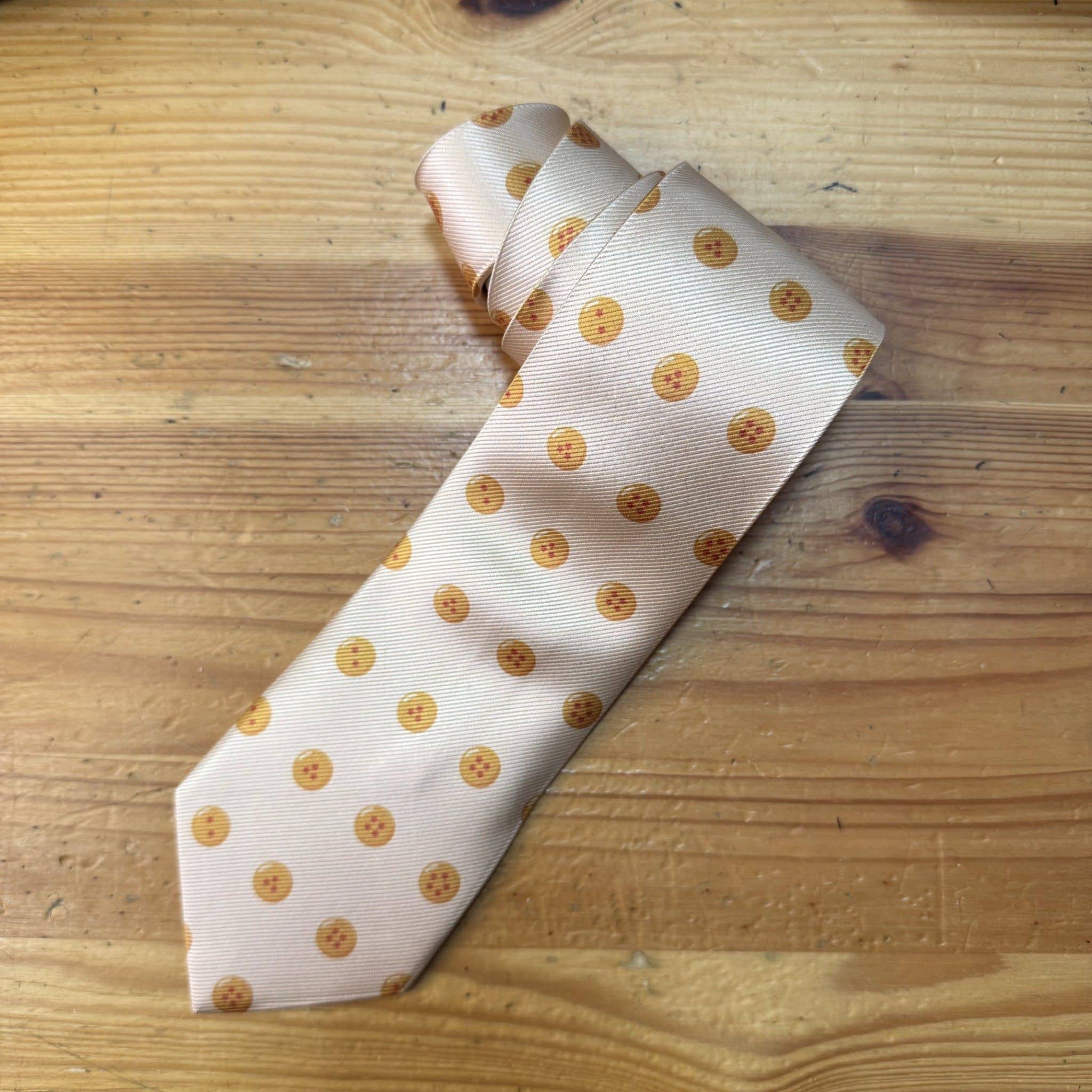 Corbata beige con emojis divertidos, accesorio elegante y original para eventos y ocasiones especiales.