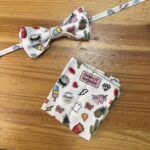 1. Mascarilla de tela con estampado divertido y gorro de fiesta, accesorios para protección y estilo.