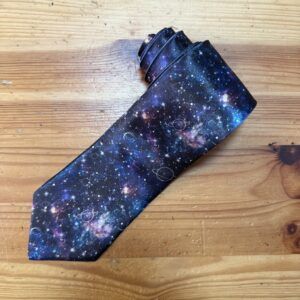 Cartera con diseño de galaxia y estrellas, accesorios de moda únicos y originales.