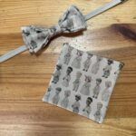 Banda para el cabello y protector facial de algodón con estampado de personajes culturales.