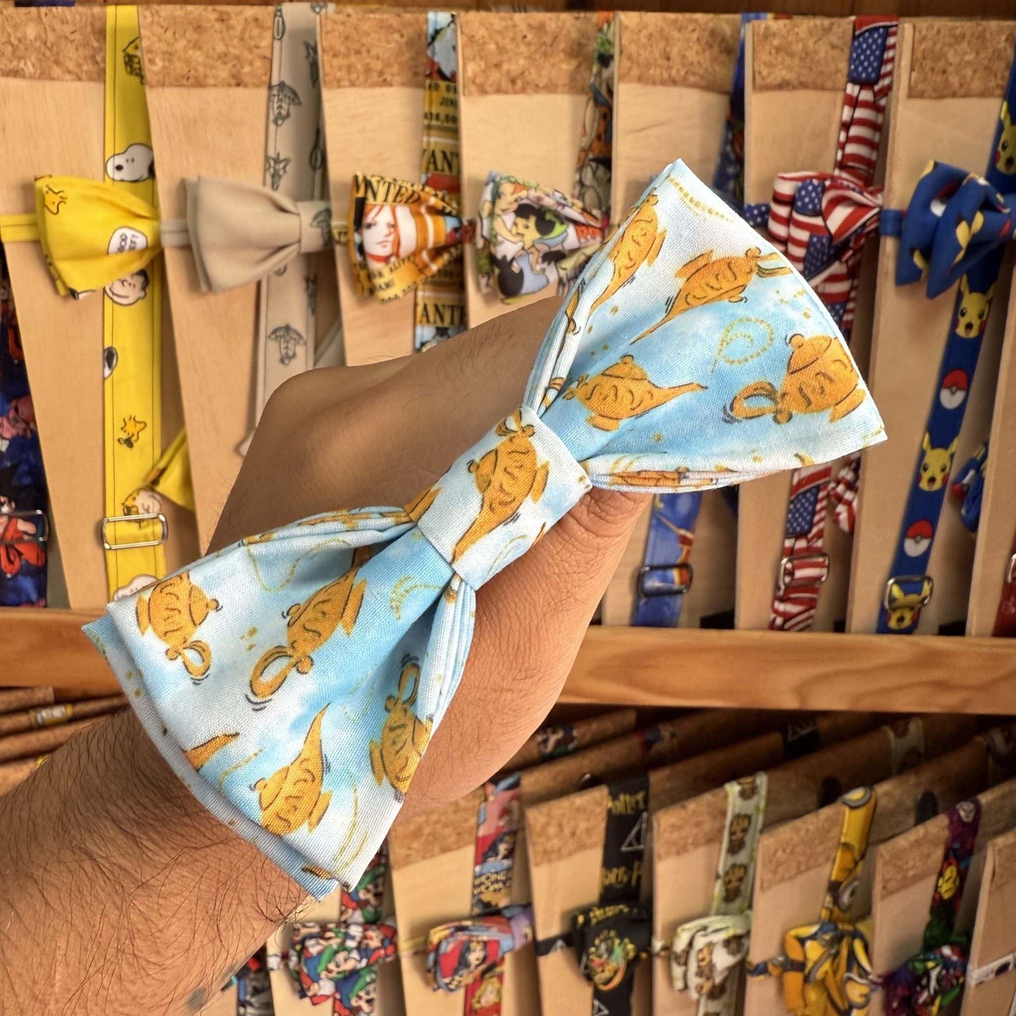 1. Listón para mascotas con diseño de Tigre en tela de colores suaves y ajustable.