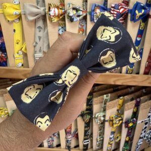 1. Cinta para cabello con estampado de personajes de dibujos animados y colores variados.