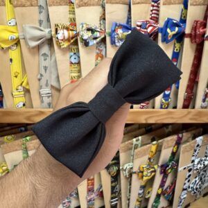 Lazo de tela negro para trajes y disfraces, accesorio de alta calidad y estilo.