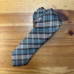 Corbata de cuadros azul, negro y blanco, estilo clásico y elegante para hombre.