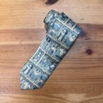 Cartera con personajes de anime y manga, diseño único, estilo original y moda juvenil.