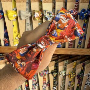 1. Diadema de tela con personajes de Dragon Ball, estampado colorido y juvenil.