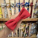 1. Lazo de tela rojo para accesorios de moda y ocasiones especiales.