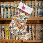 Calcetín de Navidad con diseño de cómic Naruto, tejido artístico para regalar en fiestas.