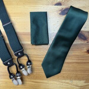 Correa y accesorios para bolso en elegante verde oscuro, diseño resistente y sofisticado.