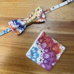 Coloridos accesorios de tela hechos a mano por Carmenatis.