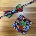 1. Diadema y pañuelo de algodón con personajes de Marvel en diseño colorido.
