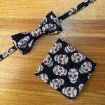 Calavera Day of the Dead. Diseño en tela con calaveras coloridas para accesorios y moda alternativa.