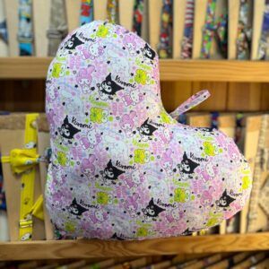 1. Mochila infantil kawaii con personajes de Kuromi y My Melody en estampado colorido.