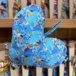 Sombrero infantil de Disney con estampado de princesas en azul.