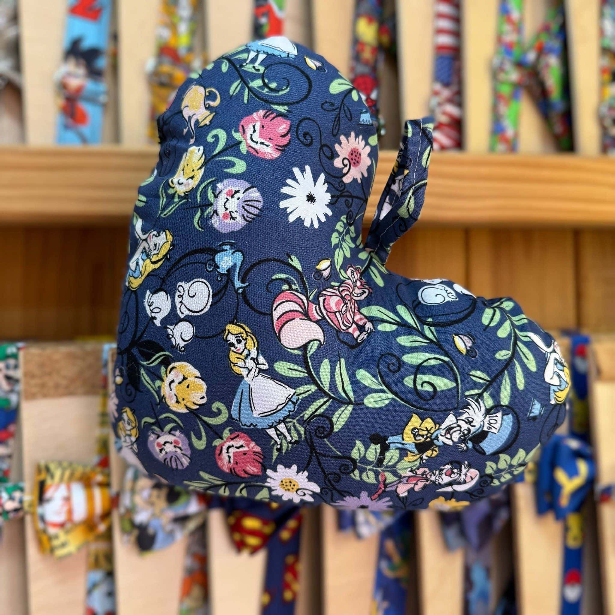 Colcha infantil con diseño de personajes de Disney, estilo único y divertido. Perfecta para dormitorios infantiles.