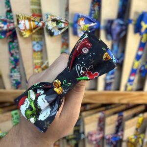 Lazo de tela con estampado de personajes de Disney, ideal para accesorios infantiles y personalizados.