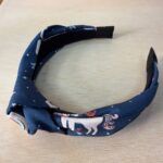 1. Diadema de tela con diseño mágico de unicornios y estrellas, accesorio de moda para niñas y mujeres.