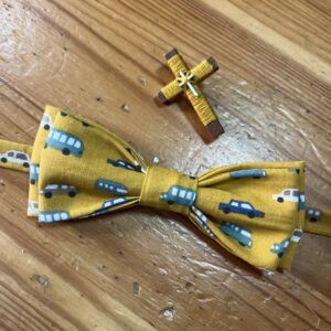 Coches Vintage Amarillo – Cruz Dorada