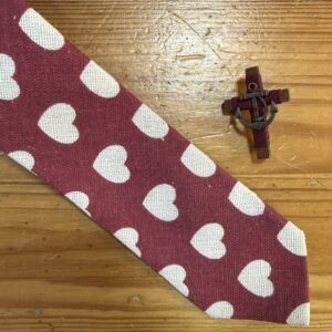 Rojo Corazón – Cruz Burdeos
